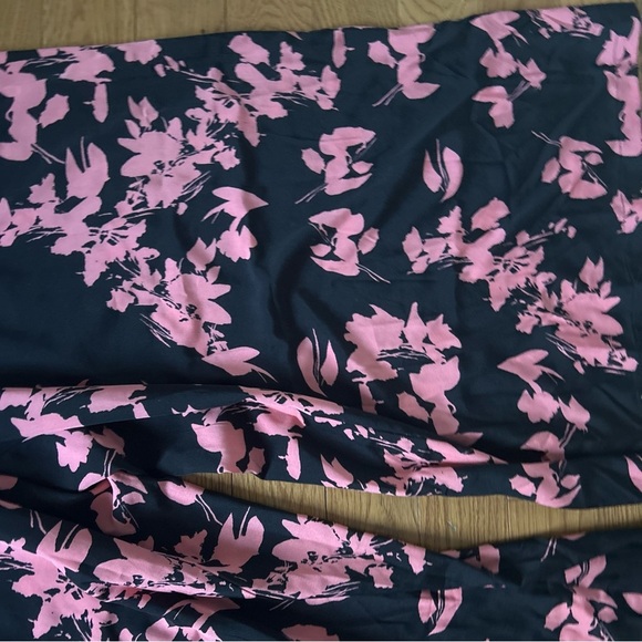 SHEIN Black and Pink Floral Wide-Leg Pants - Picture 4 of 6